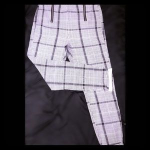 "Almost Famous" Zipper front Plaid Crop pant